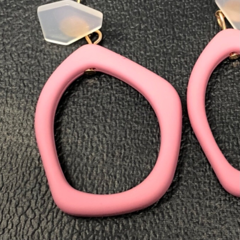 Boutique Geometric Boho Pink Dangle Earrings - Picture 2 of 4